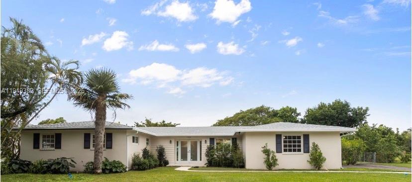 17220 SW 83rd Ct in Palmetto Bay, FL - Building Photo