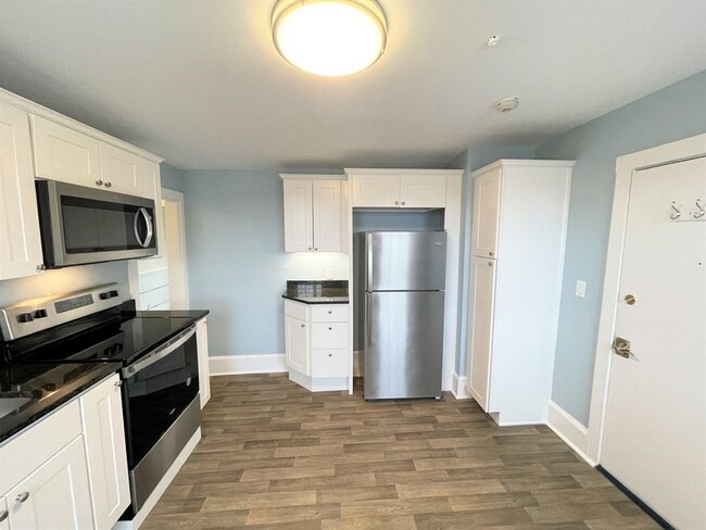 12 Essex St in Andover, MA - Building Photo - Building Photo