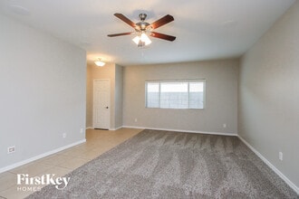 900 Leadwood Ave in San Tan Valley, AZ - Foto de edificio - Building Photo