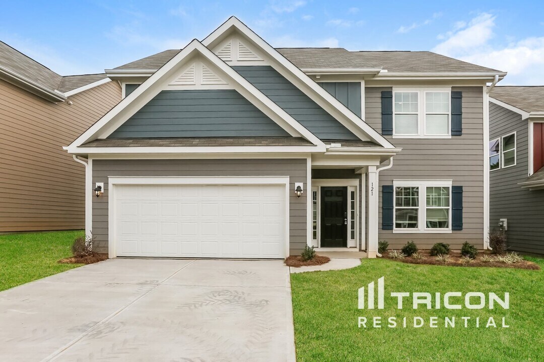 121 Halesworth Rd in Mooresville, NC - Building Photo