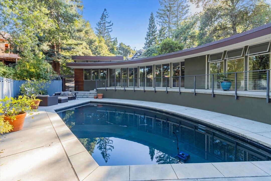 48 Hernandez Ave in Los Gatos, CA - Building Photo