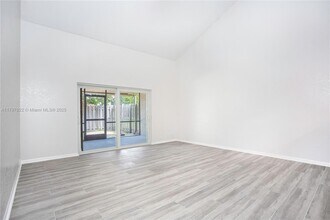 617 Woodgate Ln in Sunrise, FL - Building Photo - Building Photo