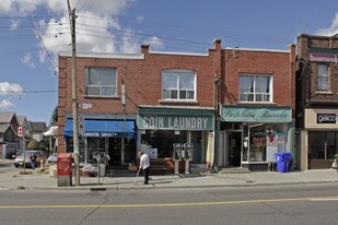 258-262 Christie St in Toronto, ON - Building Photo