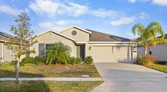 5071 Four Strand Ct in St. Cloud, FL - Building Photo