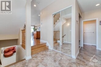 401 Foxhall Way in Ottawa, ON - Building Photo - Building Photo