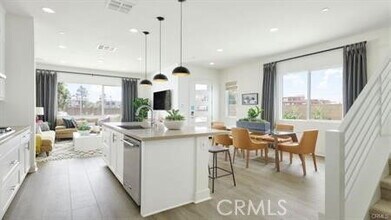 291 Novel in Irvine, CA - Building Photo - Building Photo