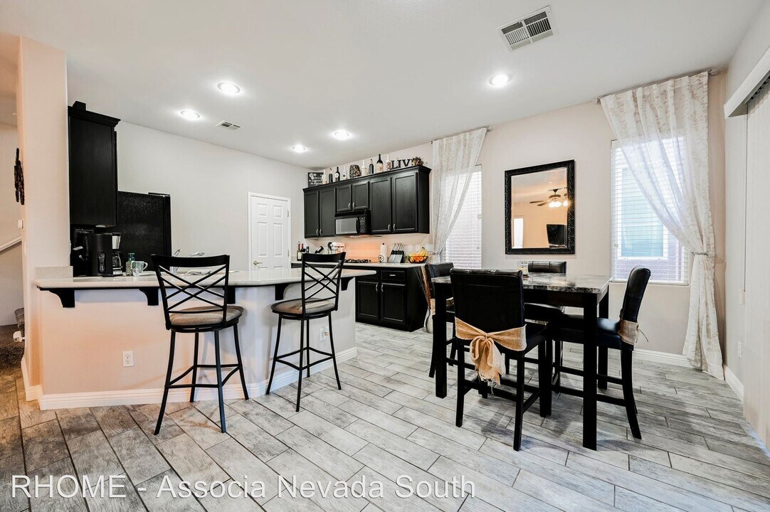9772 Thistle Dew Ave in Las Vegas, NV - Building Photo
