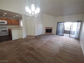 5026 S Rainbow Blvd in Las Vegas, NV - Building Photo - Building Photo