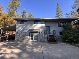 10647 Newtown Rd in Nevada City, CA - Building Photo