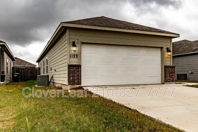 1123 Thea Cv in New Braunfels, TX - Building Photo - Building Photo