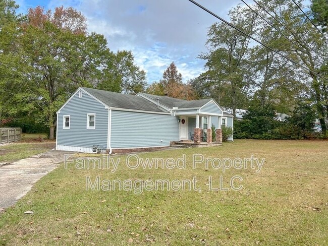 property at 806-B N Magnolia St