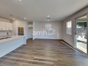 5860 Fly Fisher St in Las Vegas, NV - Building Photo - Building Photo