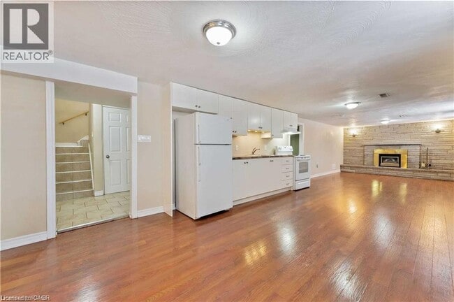 property at 864 Upper Ottawa St