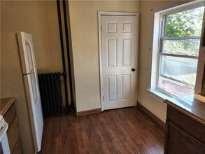 136 S Tenth Ave in Mount Vernon, NY - Building Photo - Building Photo