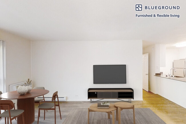 333 1st St in Seal Beach, CA - Building Photo - Building Photo