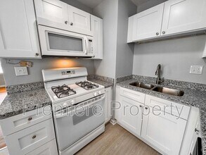9816 E 60th Terrace in Raytown, MO - Building Photo - Building Photo