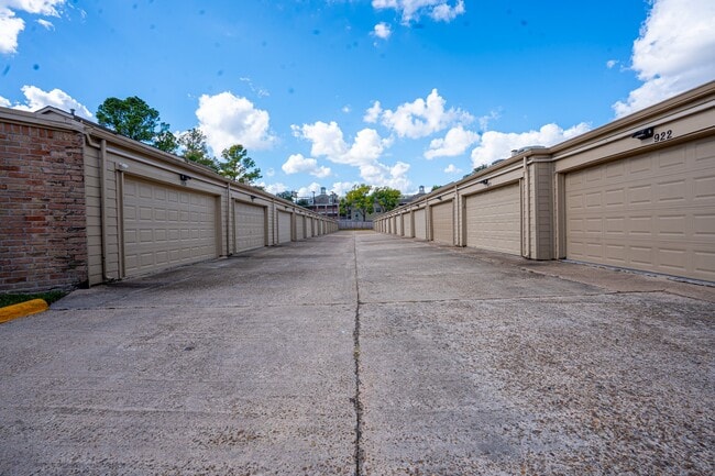 928 Memorial Village Dr