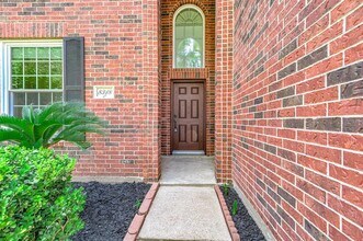 8318 Cliffshire Ct in Houston, TX - Building Photo - Building Photo
