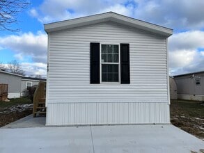 6610 Lear Nagle Rd in North Ridgeville, OH - Building Photo - Building Photo