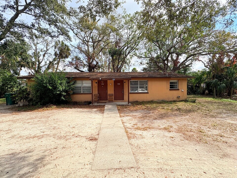 1215-1217 59th Ave E in Bradenton, FL - Foto de edificio