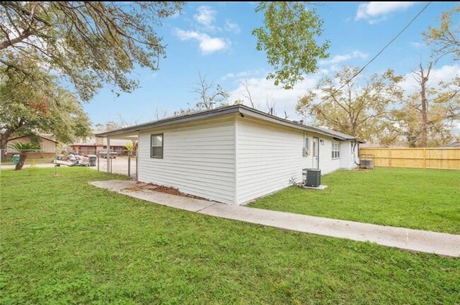 7425 Rhobell St in Houston, TX - Building Photo - Building Photo