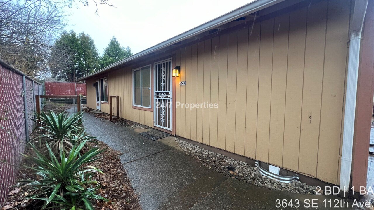 3643 SE 112th Ave in Portland, OR - Building Photo