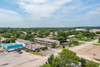 Indiana Crossing in Graham, TX - Building Photo - Building Photo