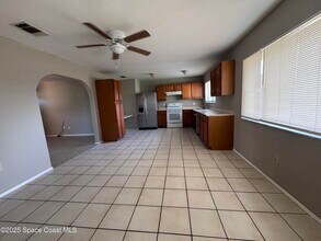 1148 Newbern St NE in Palm Bay, FL - Building Photo - Building Photo