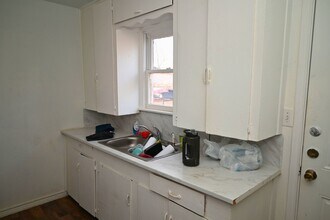 902 Flood St in Wichita Falls, TX - Foto de edificio - Building Photo