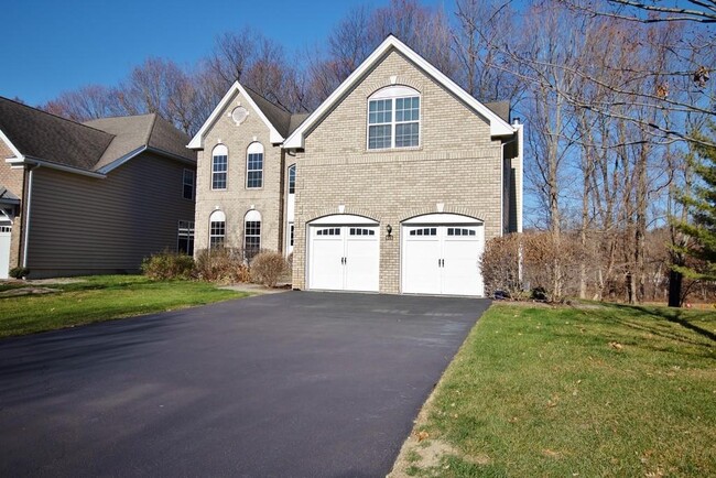 615 Creekside Ln in Fishkill, NY - Building Photo - Building Photo