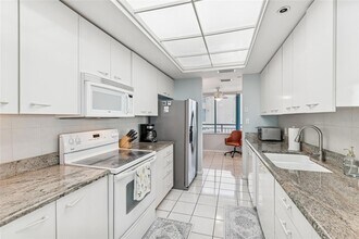 1520 Gulf Blvd, Unit 1707 in Clearwater, FL - Building Photo - Building Photo