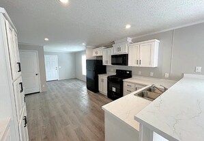 6550 S Kimberly Dr in Holly, MI - Building Photo