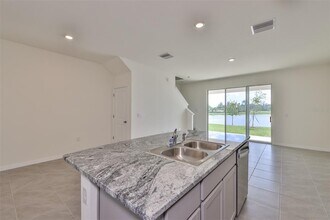 277 Mangrove Shade Cir in Apollo Beach, FL - Building Photo - Building Photo