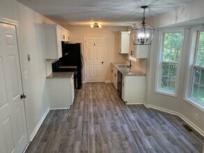 2492 Rafiki Dr in Clarksville, TN - Building Photo - Building Photo