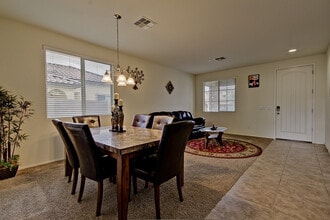 911 E Zesta Ln in Gilbert, AZ - Building Photo - Building Photo