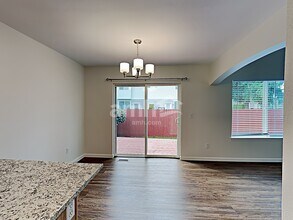 2218 179th St Ct E in Tacoma, WA - Foto de edificio - Building Photo