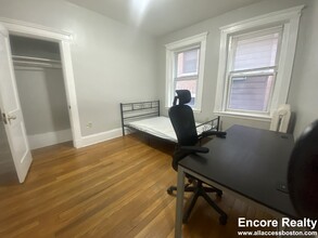 460 Park Dr, Unit 1 BED VERY CLEAN in Boston, MA - Building Photo - Building Photo