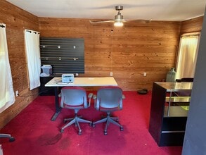 951 Elkhart St in Houston, TX - Building Photo - Building Photo