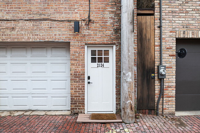 2124 N Sedgwick St in Chicago, IL - Building Photo - Building Photo