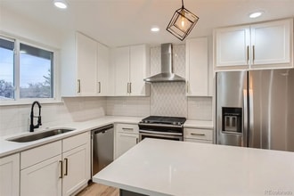 4090 W Wagon Trail Dr in Littleton, CO - Building Photo - Building Photo