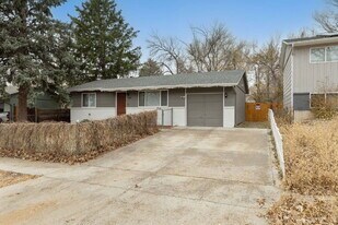 930 Bowser Dr in Colorado Springs, CO - Building Photo