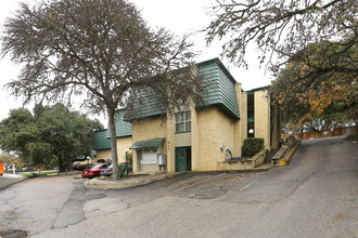 Vintage Pad Suites in San Marcos, TX - Building Photo - Building Photo