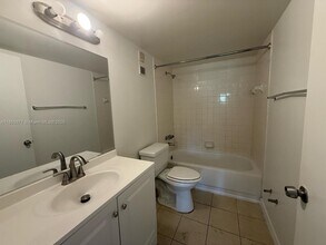 2018 NW 43 Terrace in Lauderhill, FL - Building Photo - Building Photo