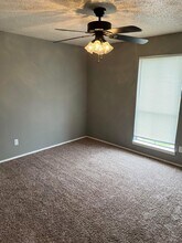Town Village South Apartments in Tyler, TX - Foto de edificio - Building Photo