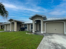 1417 SE 8th Ave in Cape Coral, FL - Building Photo