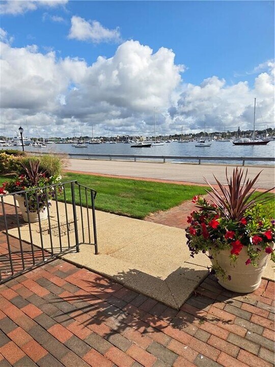 20 America Way in Newport, RI - Building Photo