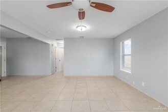 16 Grayson Ave in McAllen, TX - Building Photo - Building Photo