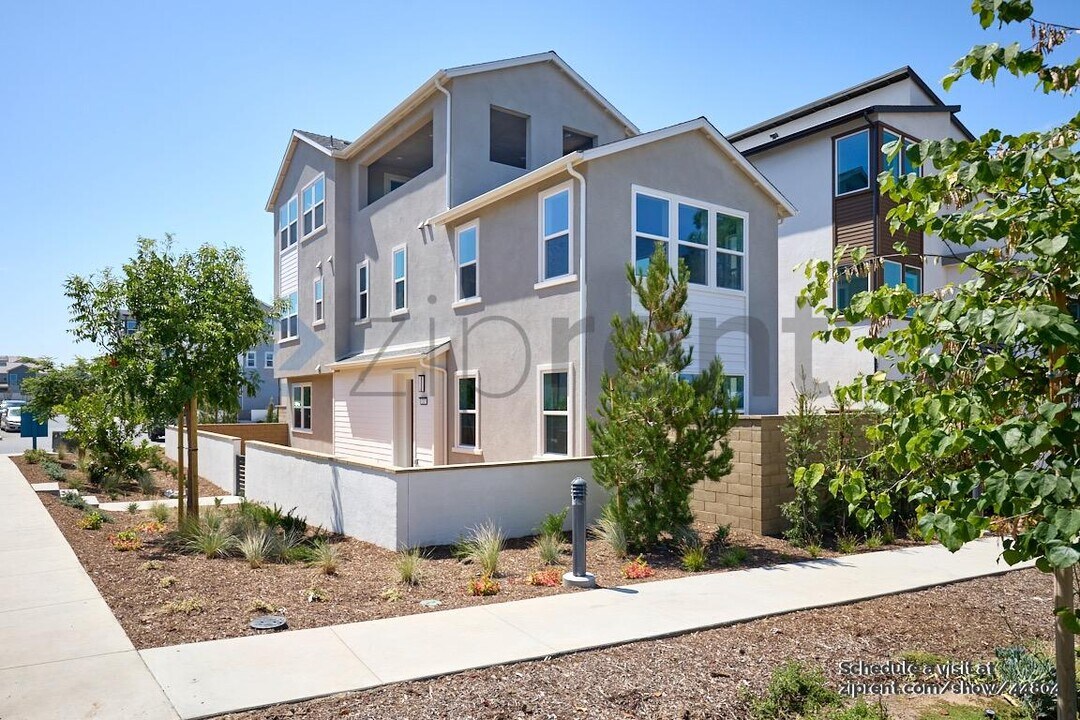 337 Proctor in Irvine, CA - Building Photo