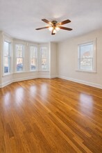 49 Pope St, Unit 1 in Hudson, MA - Foto de edificio - Building Photo