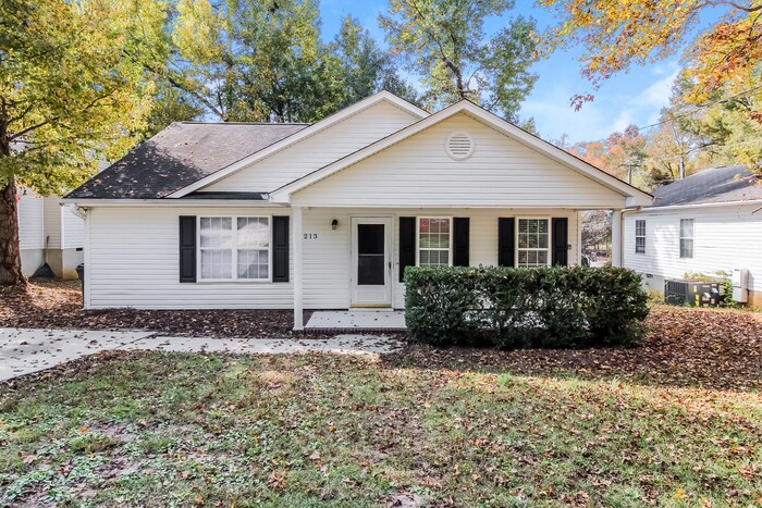 213 Taylor Dr in Lexington, SC - Building Photo